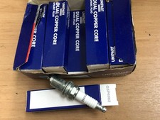Box of 10 spark plugs for