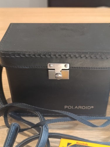 Polaroid 1000 land camera