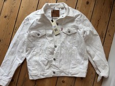 Levi’s Embroidered White