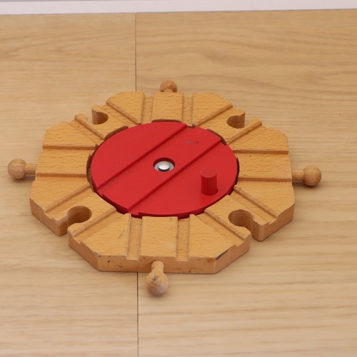 Wooden train track turntable - train,