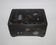 A Retro Japanese Style Jewellery Box