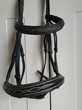 Shires Avignon Padded Raised Caveson Bridle Black Full size