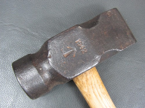 Vintage 4lb straight pein