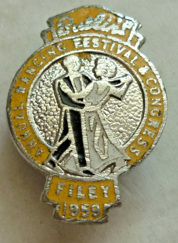 Vintage enamel badge butlins - vintage,