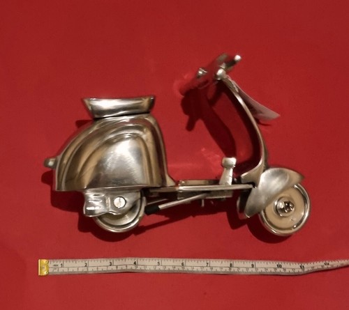 Metal silver scooter ornament - silver,