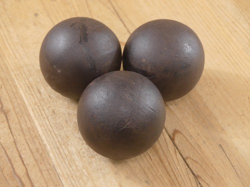 Cast iron ball cannon - cast,