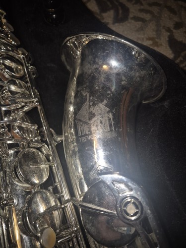 Tenor saxophone trevor james - saxophone,
