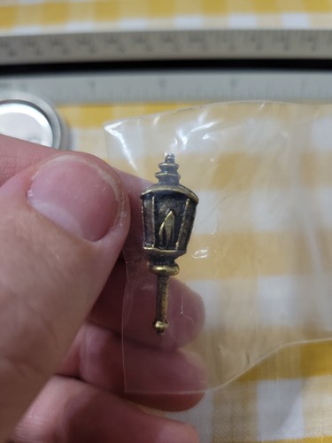 Old fashioned figural gas - old,