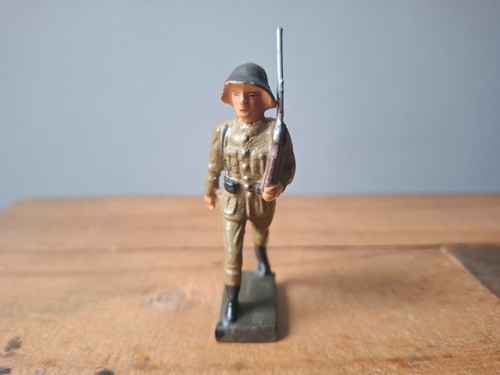 Lineol marching danish army - marching,