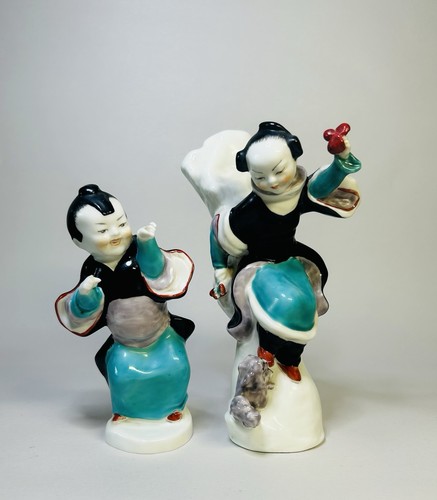 Pair vintage 1941 royal - pair,
