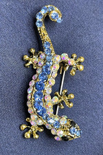 NWOT Blue Rhinestone Lizard