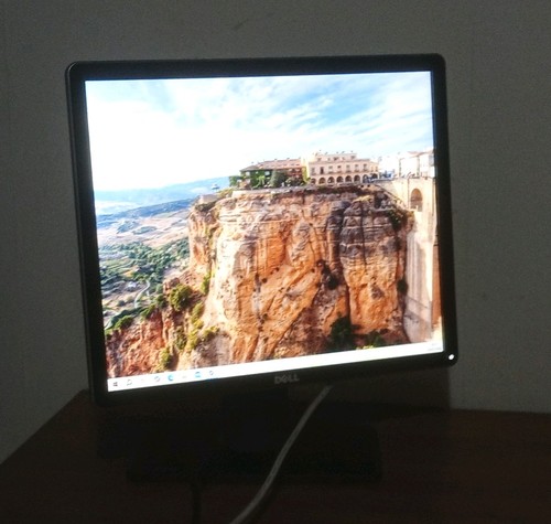 Dell p1914sf led lcd - 19",