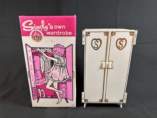Sindy own wardrobe rare - sindy's,