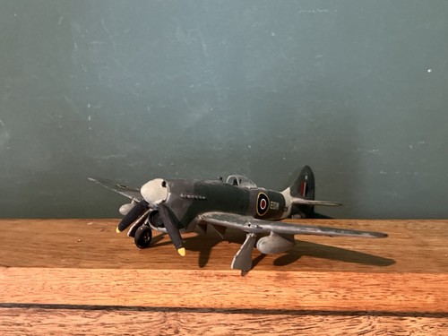 Revell hawker tempest mk - 1:72,