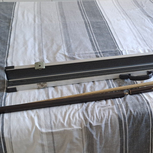Piece snooker pool cue - or,