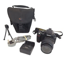 Nikon D40 Digital SLR Camera With AF-S DX Nikkor ED 18-55mm 1:3.5-5.6GII Lens