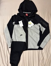 Nike Men’s Black & Grey Tech