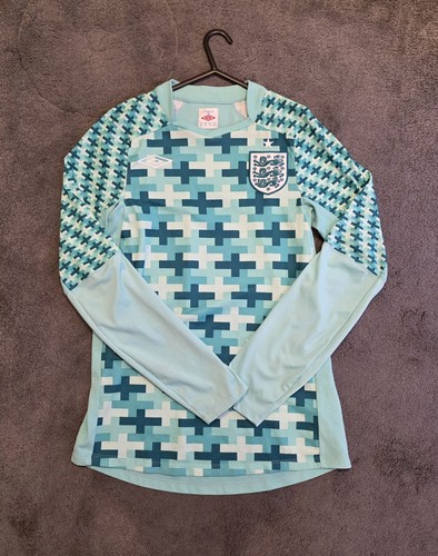 England 2011 mint green goal - 2011,