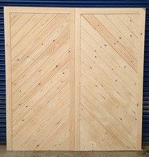 Wooden chevron side hung - side,