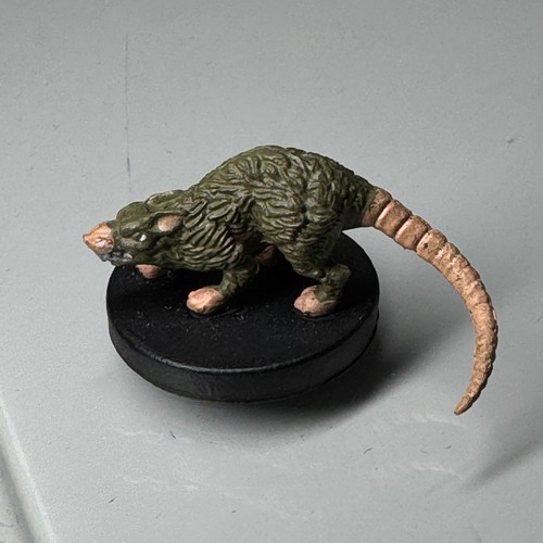 Dungeons dragons miniature - &,