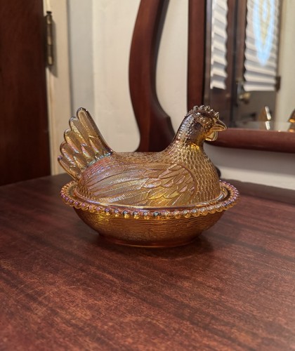 Vintage indiana glass hen - hen, on
