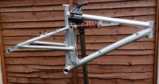 retro Santa Cruz Heckler mk1 Mountain Bike Frame Silver 26” Wheel Medium 18”
