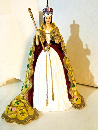Royal fashions her majesty - fashions,