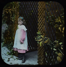 Photo VICTORIAN GIRL WEARING