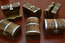 6 PCS CARVED TREASURE CHEST