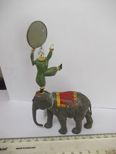 BRITAINS LEAD CIRCUS IN VERY