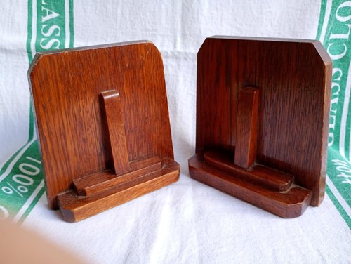 Lovely stylised pair - lovely,