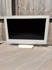 Toshiba LCD 22" TV/DVD Combination White with Stand READ DESCRIPTION