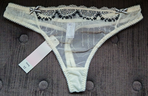 Light cream black - light,