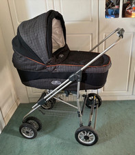 VGC Britax 2 in 1 Carrycot & Pushchair with Rain Covers, Sun Canopy + Footmuff