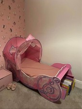 Princess toddler bed