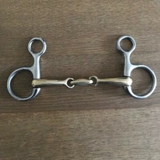 Hanging Cheek French Link