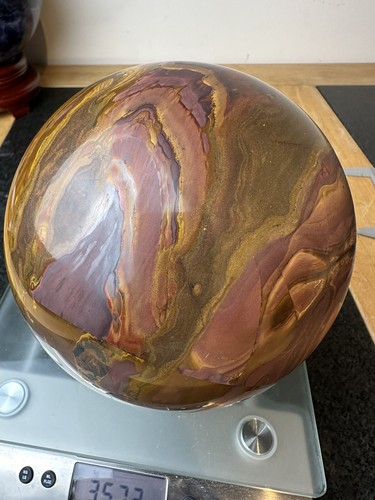 57kg huge tiger iron sphere - 3.57kg,