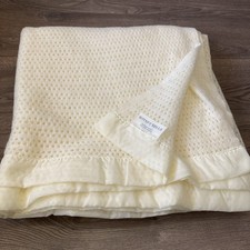Vintage Witney Mills Cellular Blanket Double/king 7ftx7ft  Approx yellow/cream