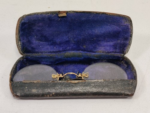 Antique pince nez spectacles - antique,