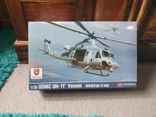 12138 academy usmc uh - 1:35,