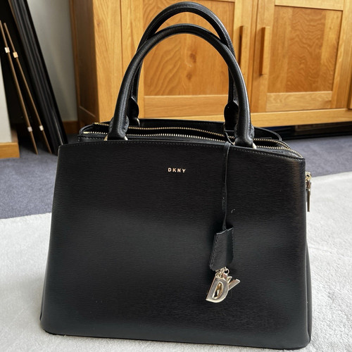 Dkny black leather - medium, bag