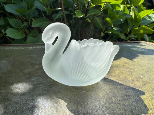 Swan trinket dish - , frosted
