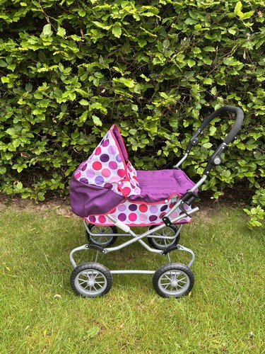Mamas and papas pretend play - and,