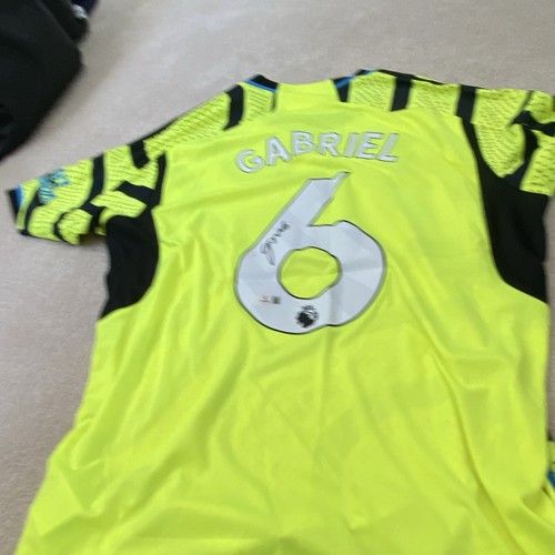 Arsenal gabriel signed - gabriel,