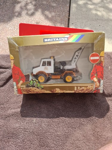 Britains farm toys road - britains,