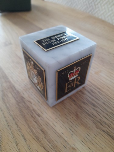 1977 queen elizabeth silver - ii,