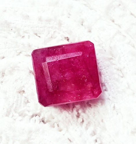 Loose gemstone natural red - loose,