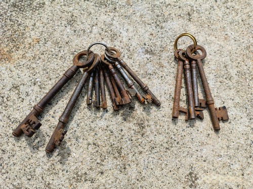Vintage old keys job lot - vintage,