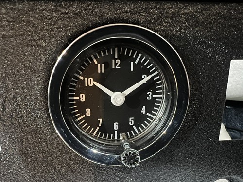 12v classic car - time, clock