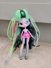 Rare MGA Novi Stars Muneca  Curl N Coil Roe Botik Doll figure toy Unusual.